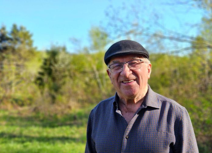 photo titre Un beau bonhomme au sourire radieux