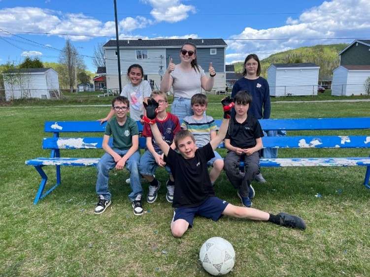 équipe de jeunes du primaire de l'école Fréchette à L'Anse-Saint-Jean.