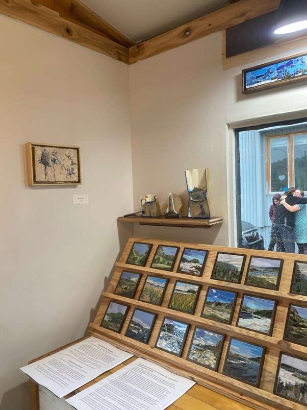 Une exposition de tableaux encéramiques 
