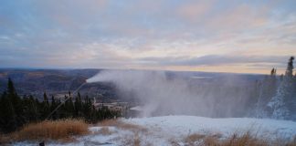 Canons à neige en haut du Mont-Édouard