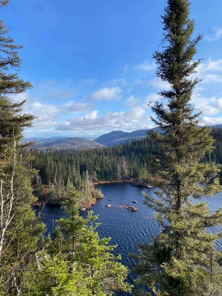 Vue du ciel du lac des Feuilles à la ZEC Buteux.