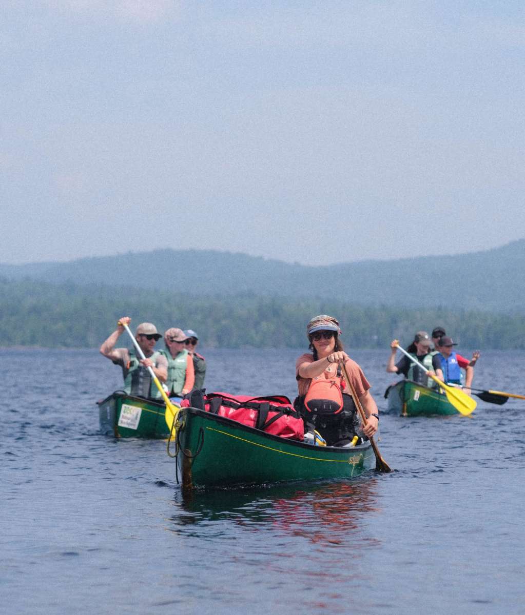 Un groupe de canots sur le lac de la ZEC Buteux